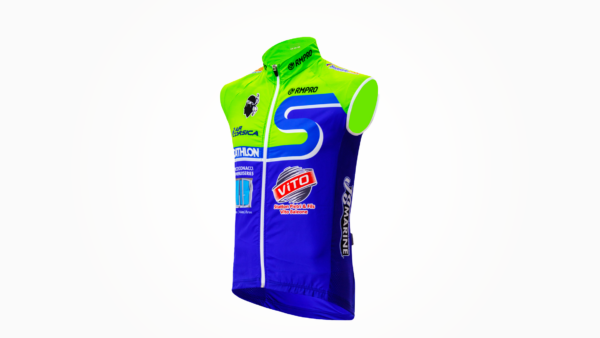 Gilet de triathlon personnalisé aux couleurs vives avec logos, idéal pour les compétitions.