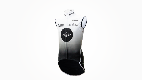 Gilet sans manches noir et blanc avec logo personnalisé pour club de cyclisme.