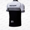 Maillot de cyclisme noir et blanc avec le nom "BRETAGNE" et un drapeau breton sur l'arrière.