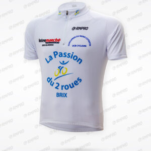 Maillot technique blanc personnalisé avec logos et inscriptions pour le club UCB Cyclisme.