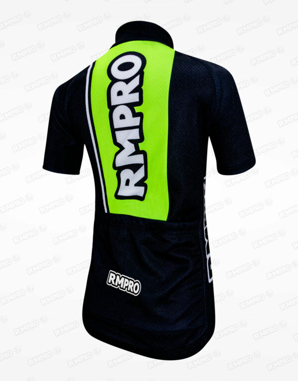 Maillot noir avec des accents verts et logo personnalisé, adapté pour le cyclisme.