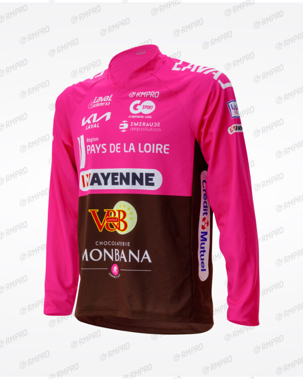 Maillot à manches longues rose et brun personnalisé avec logos de sponsors pour un club de cyclisme.