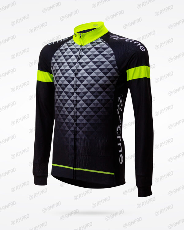 Maillot technique à manches longues noir avec motifs géométriques et détails fluo.