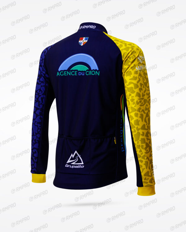 Veste de cyclisme personnalisée avec logo et manchons graphiques aux couleurs d'un club.