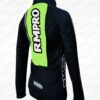 Veste technique noire avec empiècements verts fluorescents et logos, idéale pour le cyclisme.