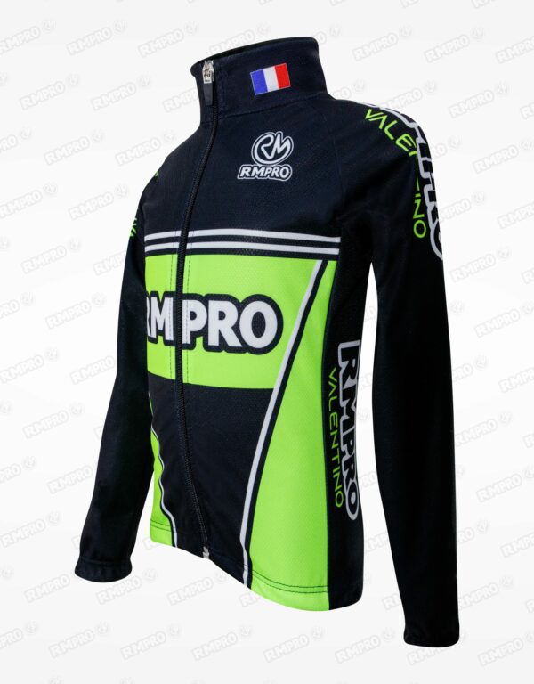 Veste technique noire et verte avec logos personnalisés pour cyclisme.
