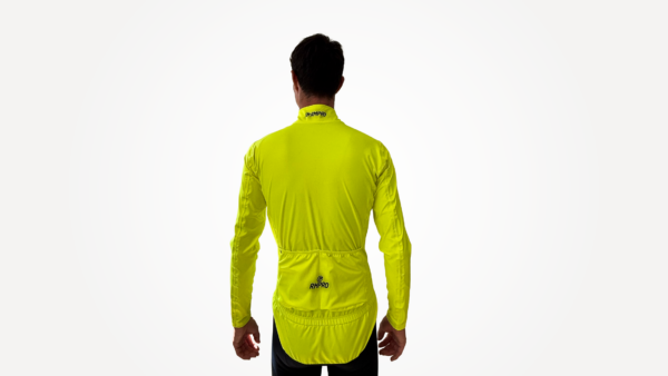 Veste technique coupe-vent jaune fluo, idéale pour le cyclisme, avec détails pratiques visibles au dos.