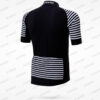 Maillot de cyclisme noir avec manches à rayures blanches et poches arrière, design technique personnalisé.