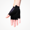 Gants de cyclisme noirs avec paume rembourrée et zones de ventilation.