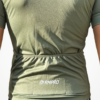 Maillot manches courtes technique vert avec détail de logo RMPRO au dos.