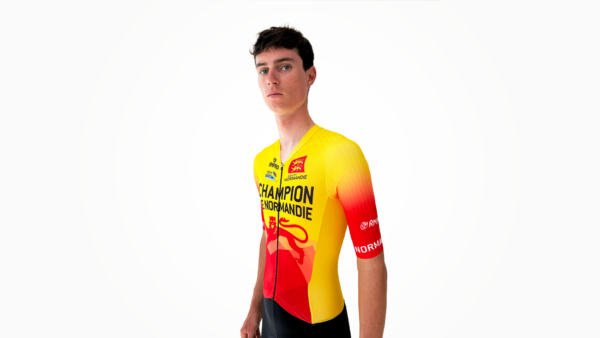 Maillot de cyclisme personnalisé aux couleurs jaunes et rouges avec logo "Champion de Normandie".