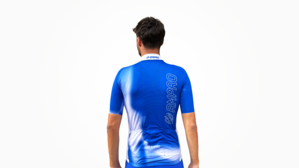 Maillot manches courtes bleu dégradé avec logo RMPro, vue arrière.