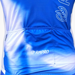 Maillot manche courte dégradé bleu personnalisé avec logo sur le dos.